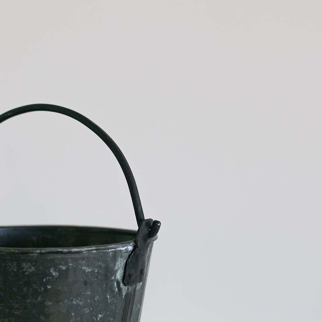 Mini original Iron Bucket w/ Wooden Handle (s)