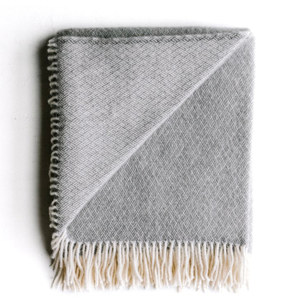 NZ Lambs Wool Throw | Gully Grey Diamond