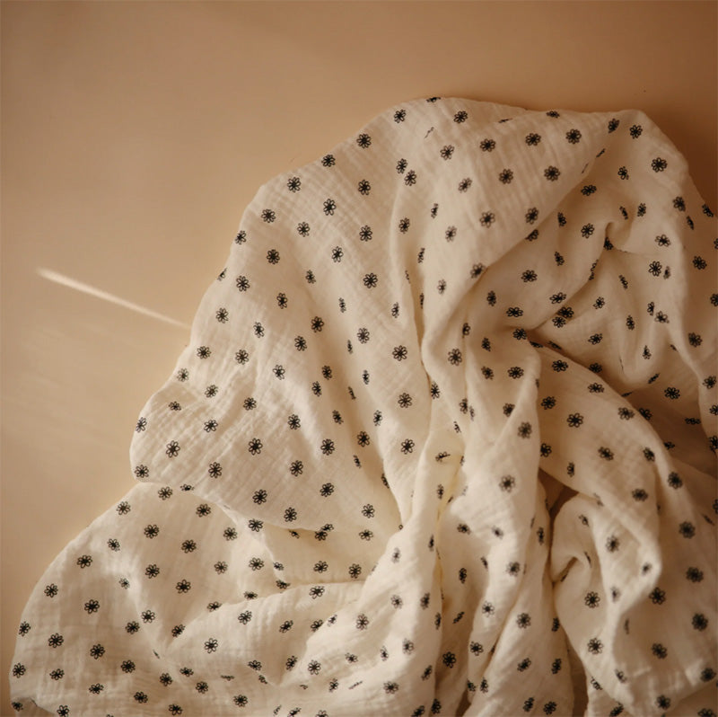 Swaddle - Black Daisy